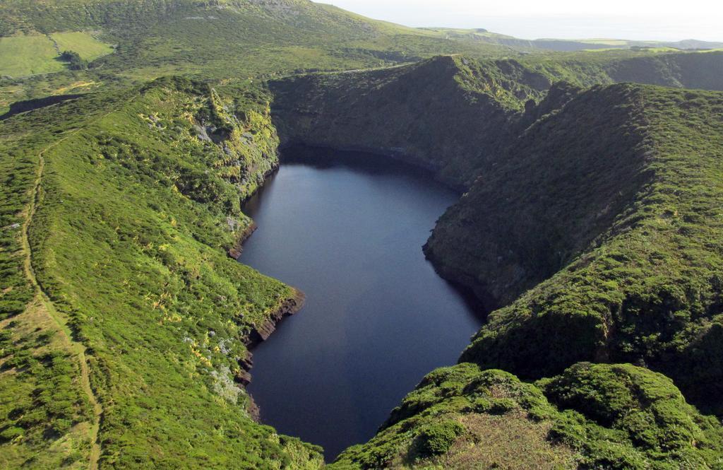Вилла Sitio Da Assumada Lajes das Flores Экстерьер фото